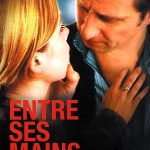 entre ses mains