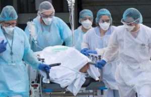 COVID-19 : la Réserve Communale offre 40 de ses anciennes tenues au service de réanimation du CHU Nord