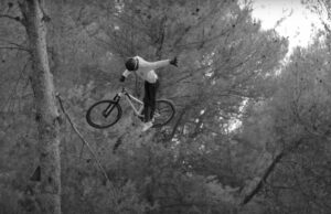 Jeremy BERTHIER régale sur le champ de bosses de Peynier