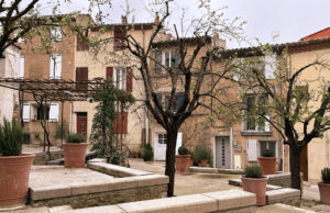 La place des Savonniers retrouve toute son harmonie